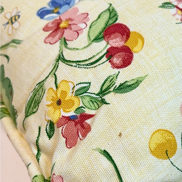 Pair of Vintage Waverly Home Fashions Yellow Floral Decorative Accent Pillows - Picture 14 of 16